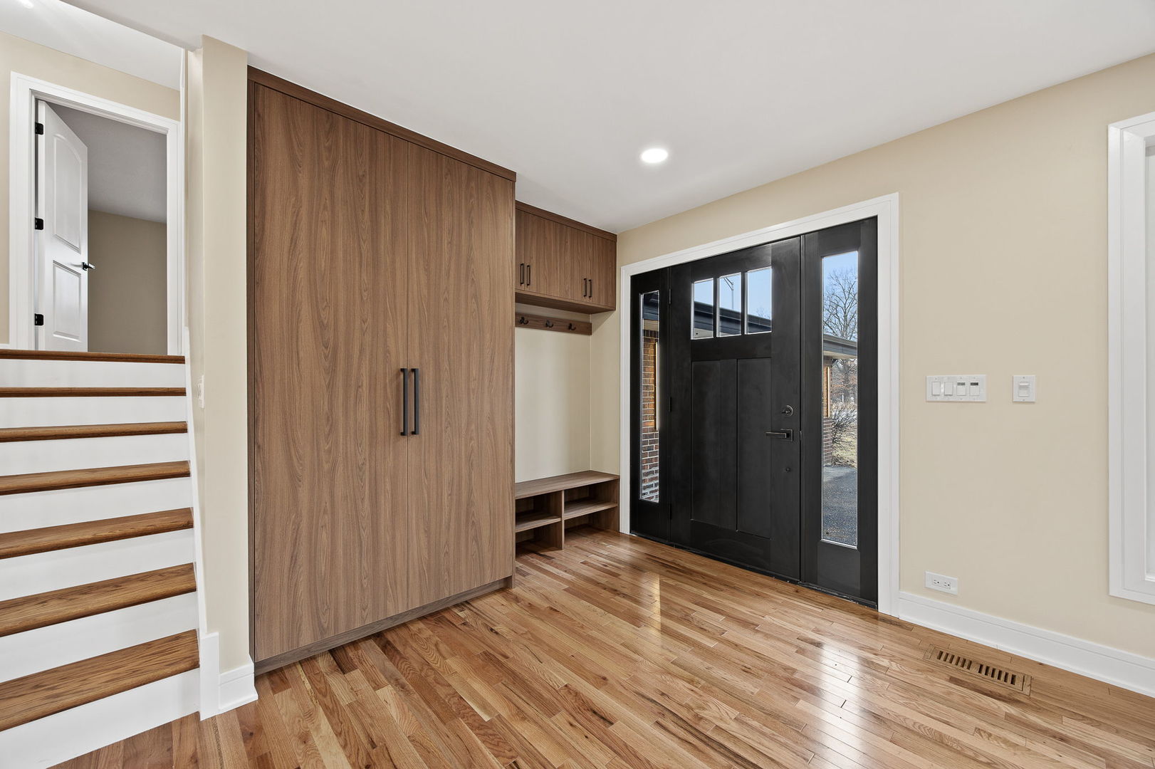 8651 S Kean Avenue, Hickory Hills, IL 60457