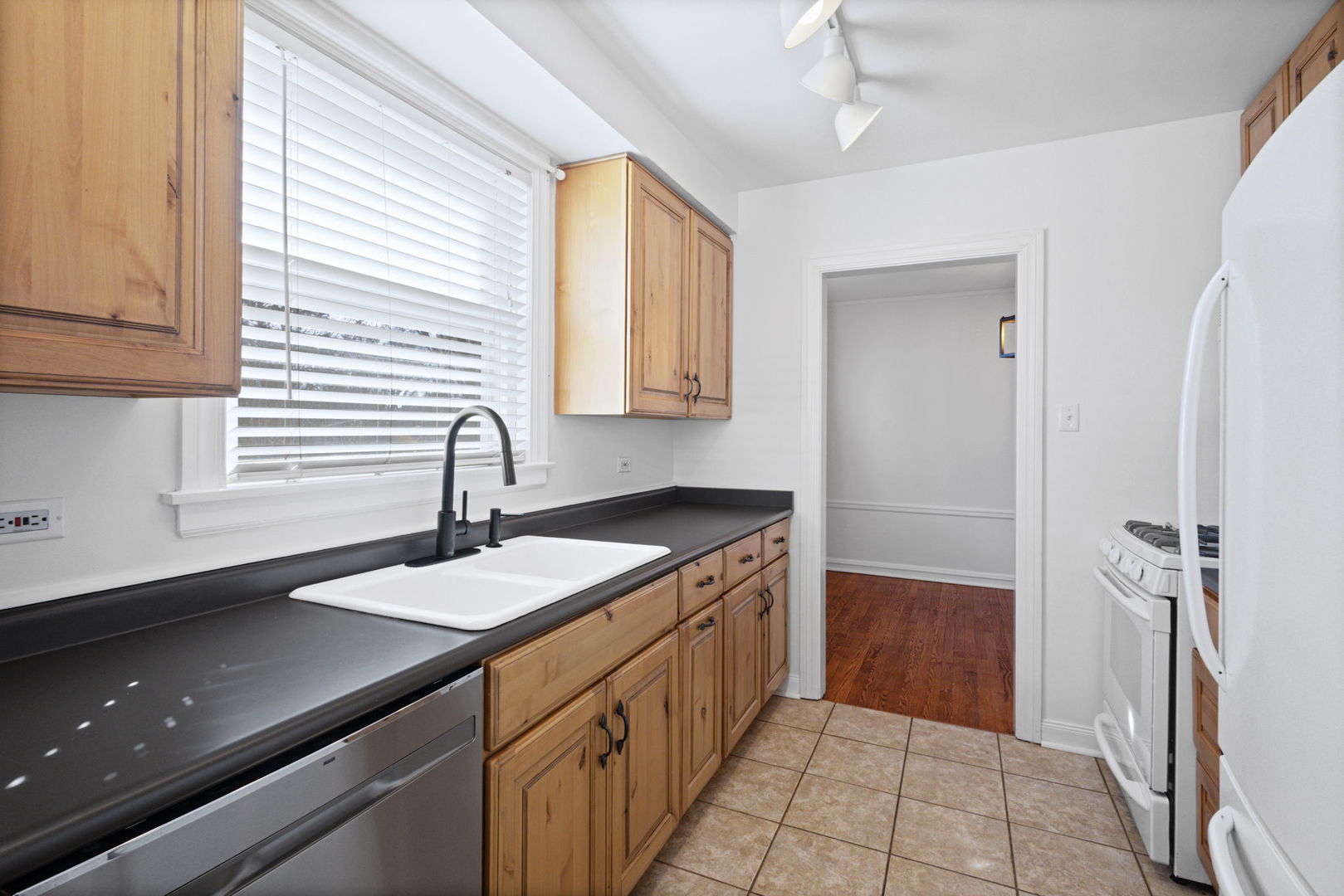 Clarendon Hills, IL 60514