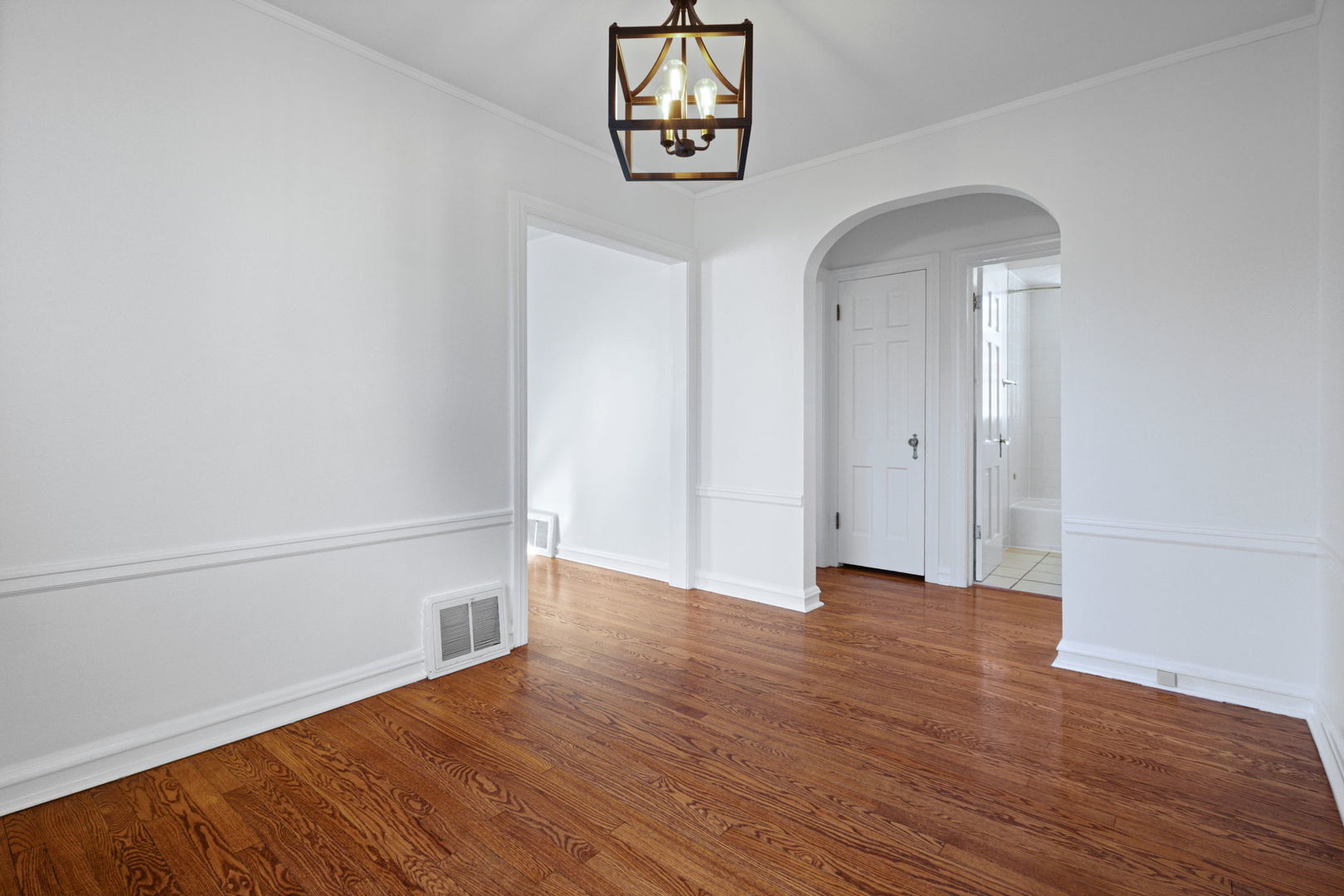 Clarendon Hills, IL 60514