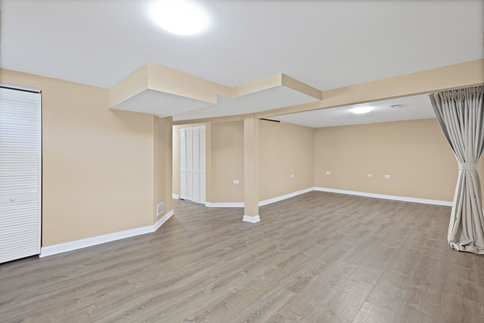 Clarendon Hills, IL 60514