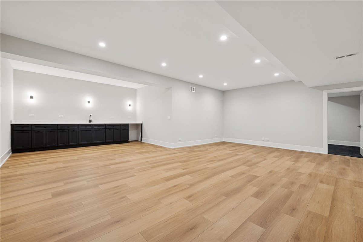 580 S Kearsage Avenue, Elmhurst, IL 60126