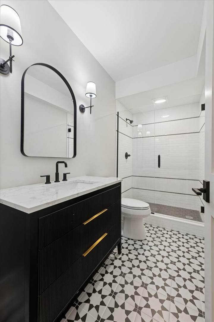 580 S Kearsage Avenue, Elmhurst, IL 60126