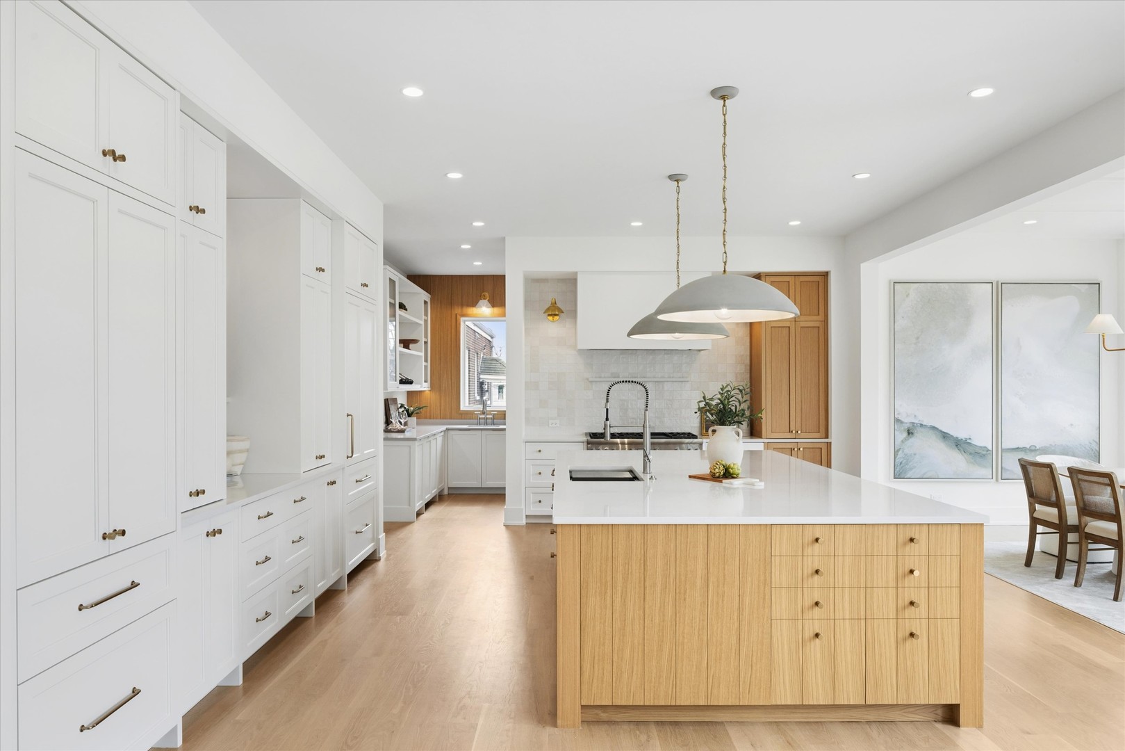 580 S Kearsage Avenue, Elmhurst, IL 60126