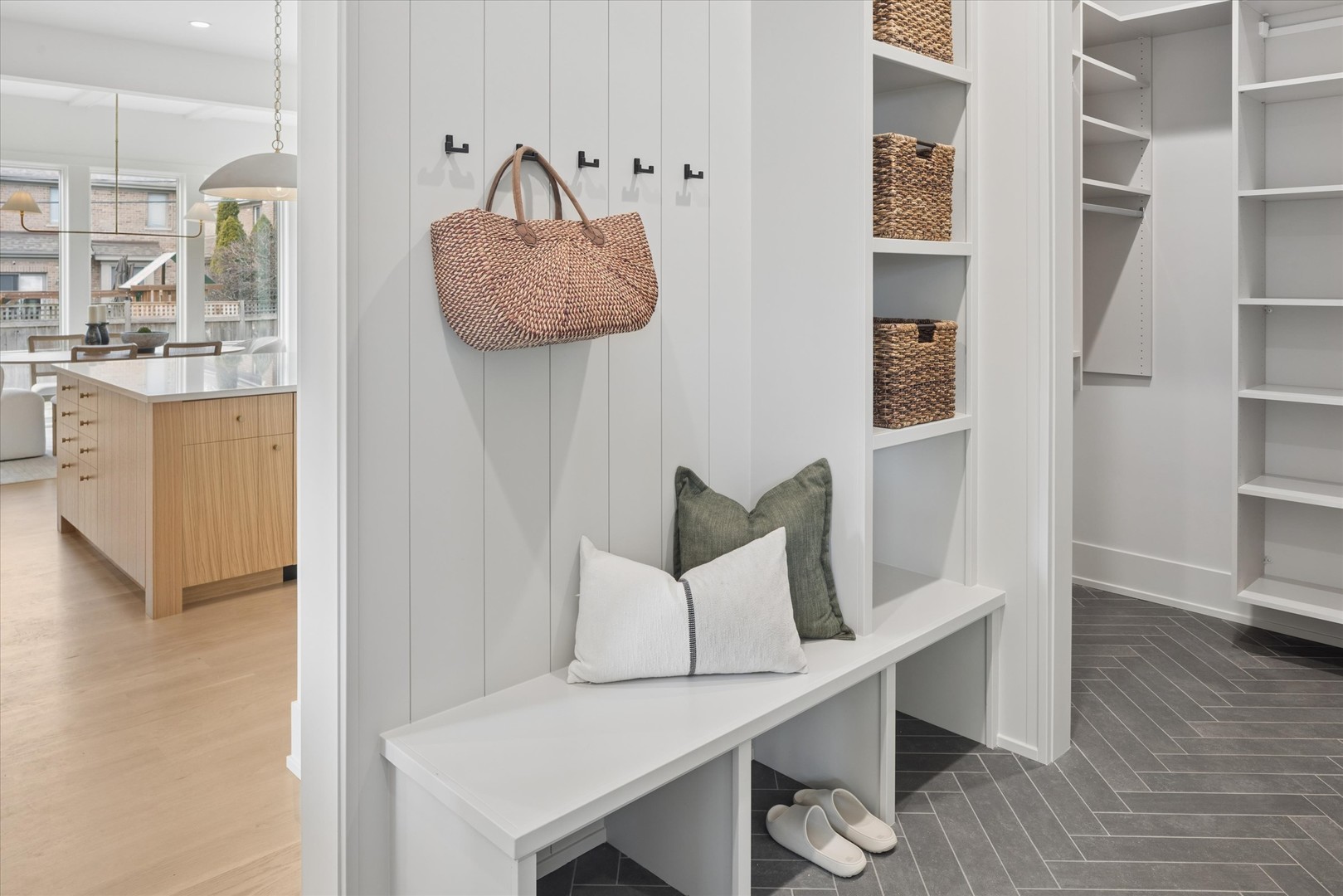 580 S Kearsage Avenue, Elmhurst, IL 60126