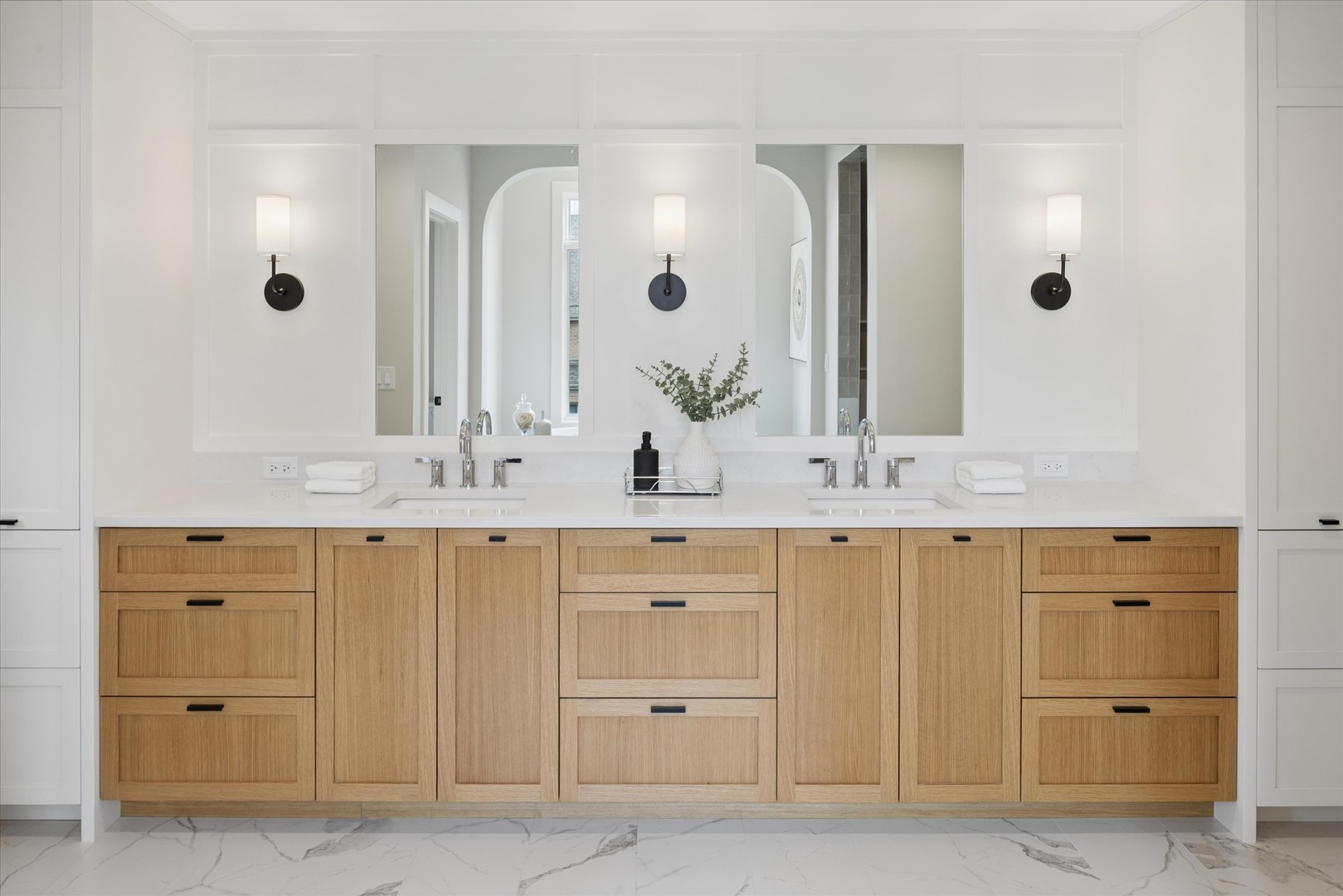 580 S Kearsage Avenue, Elmhurst, IL 60126