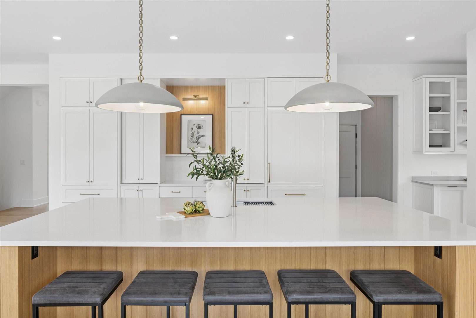 580 S Kearsage Avenue, Elmhurst, IL 60126