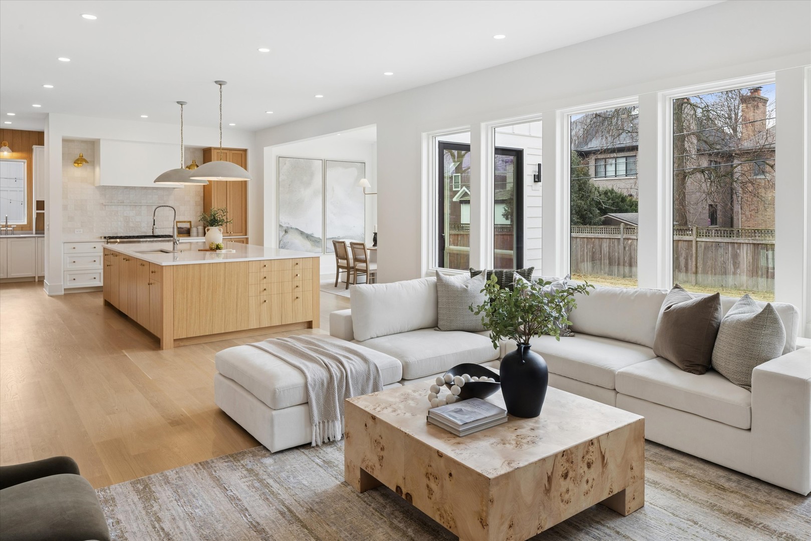 580 S Kearsage Avenue, Elmhurst, IL 60126