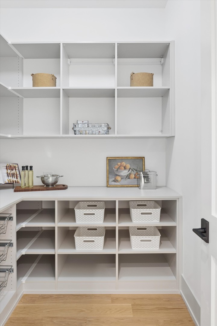 580 S Kearsage Avenue, Elmhurst, IL 60126