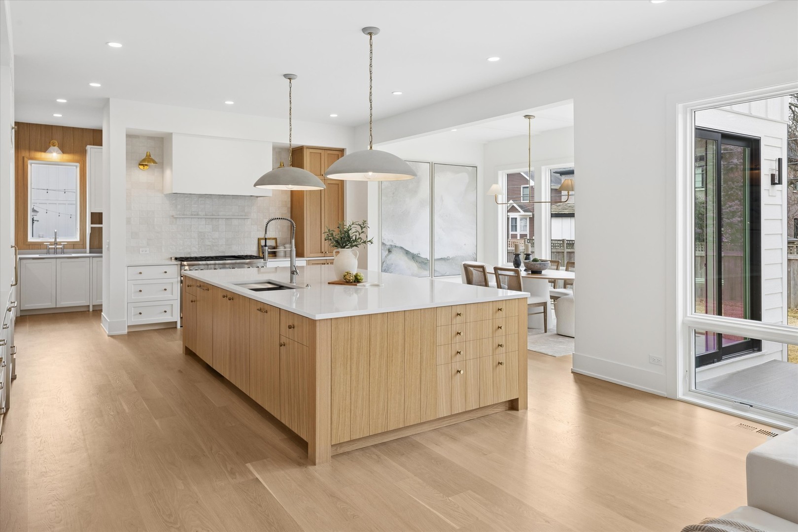 580 S Kearsage Avenue, Elmhurst, IL 60126