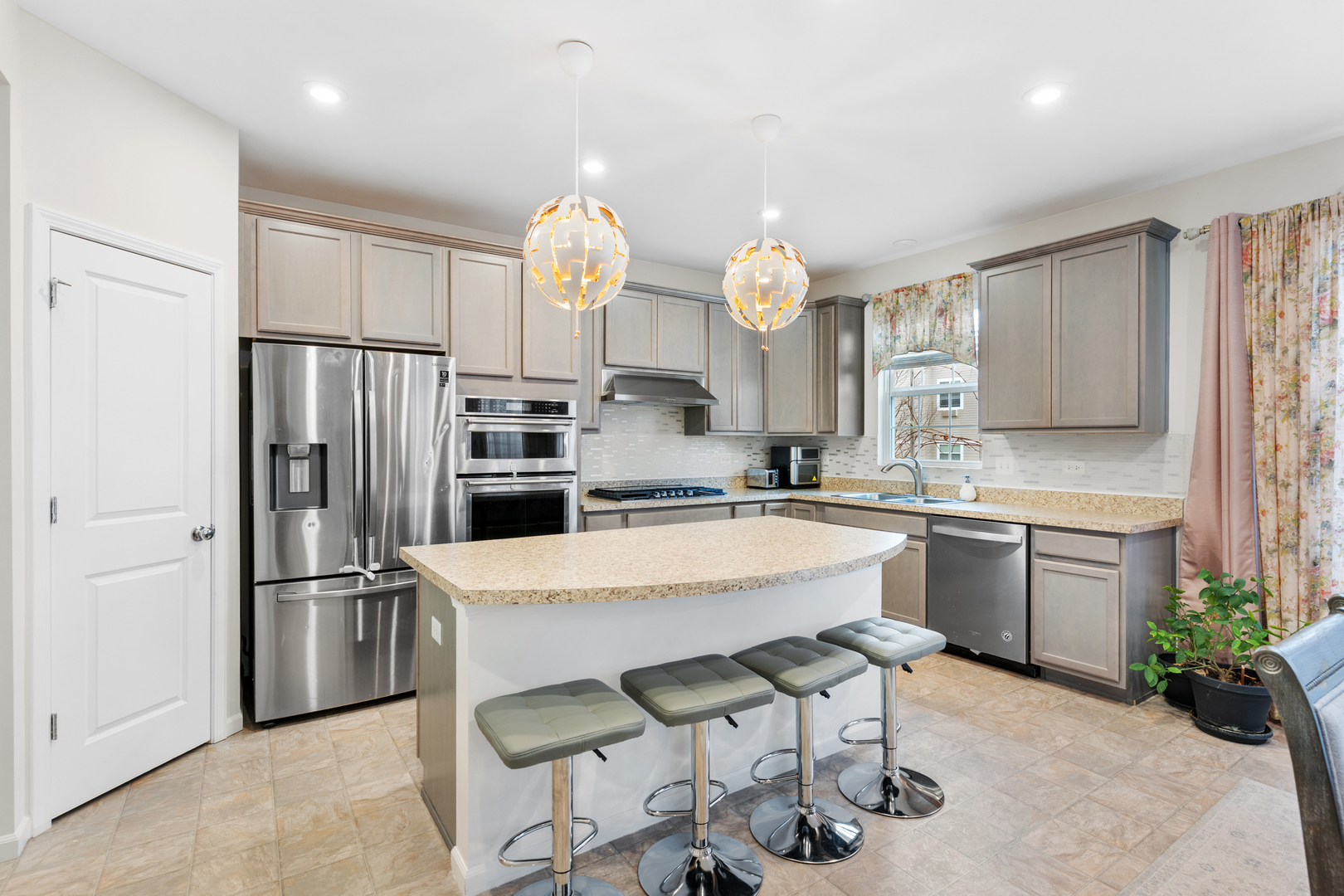 Plainfield, IL 60585