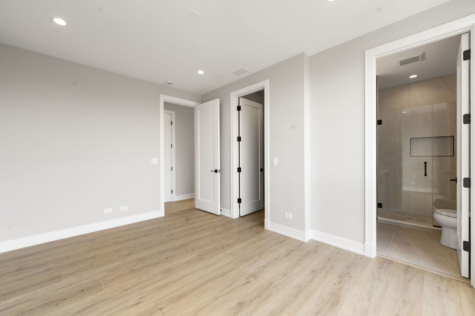 2351 W Flournoy Street #302, Chicago, IL 60612