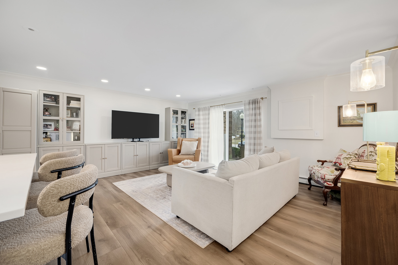 4900 Forest Avenue #108, Downers Grove, IL 60515