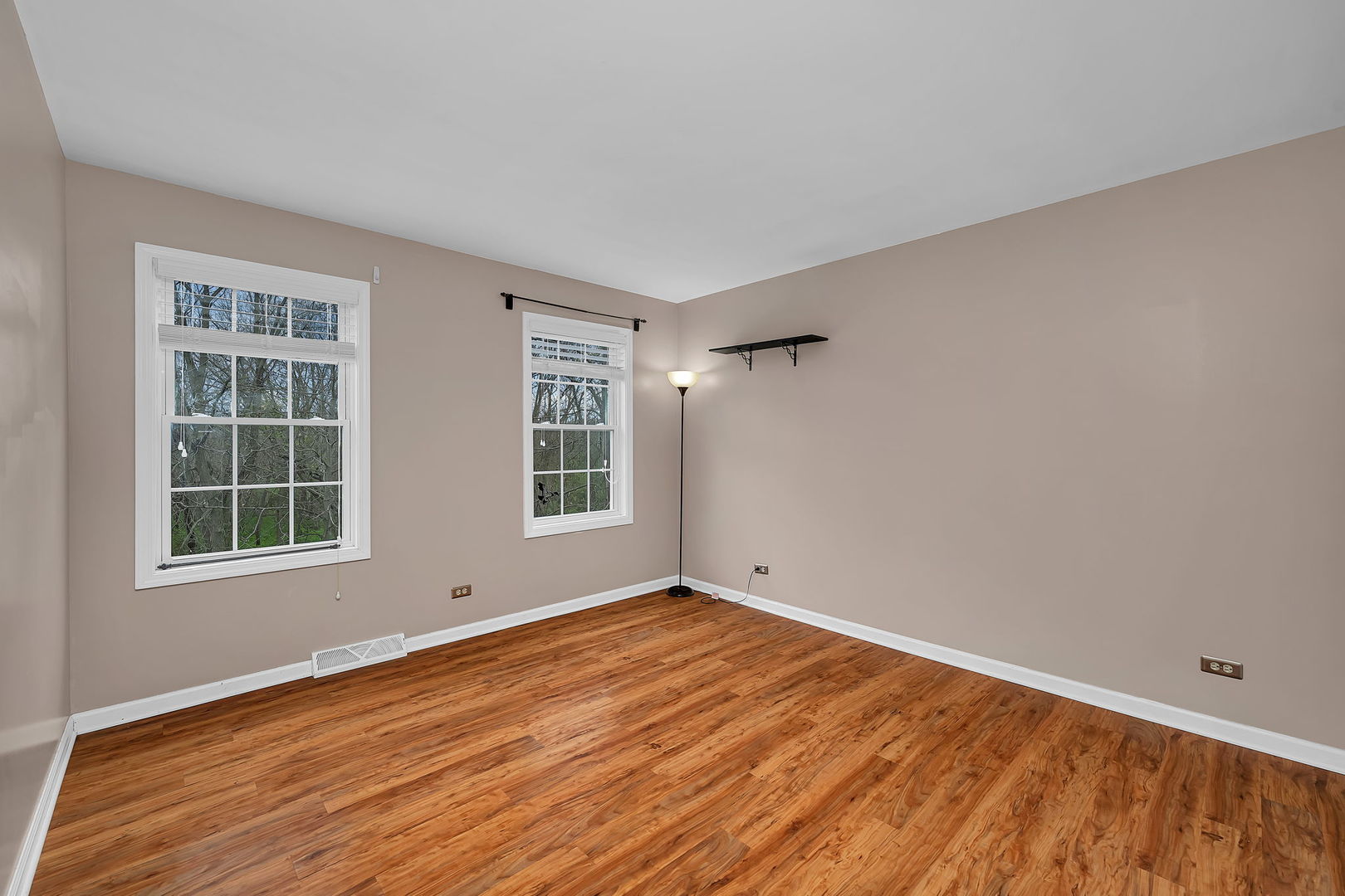 22506 S Queens Court, Joliet, IL 60404