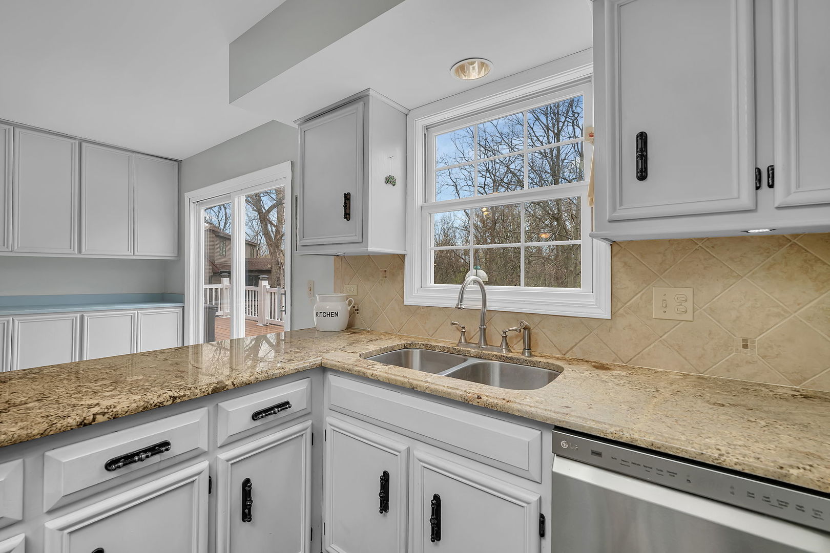 22506 S Queens Court, Joliet, IL 60404