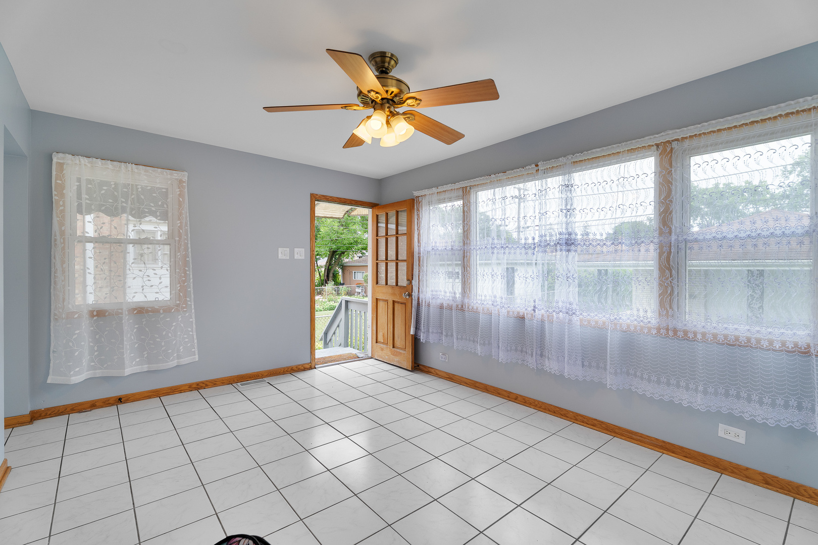 2143 N 76th Avenue, Elmwood Park, IL 60707