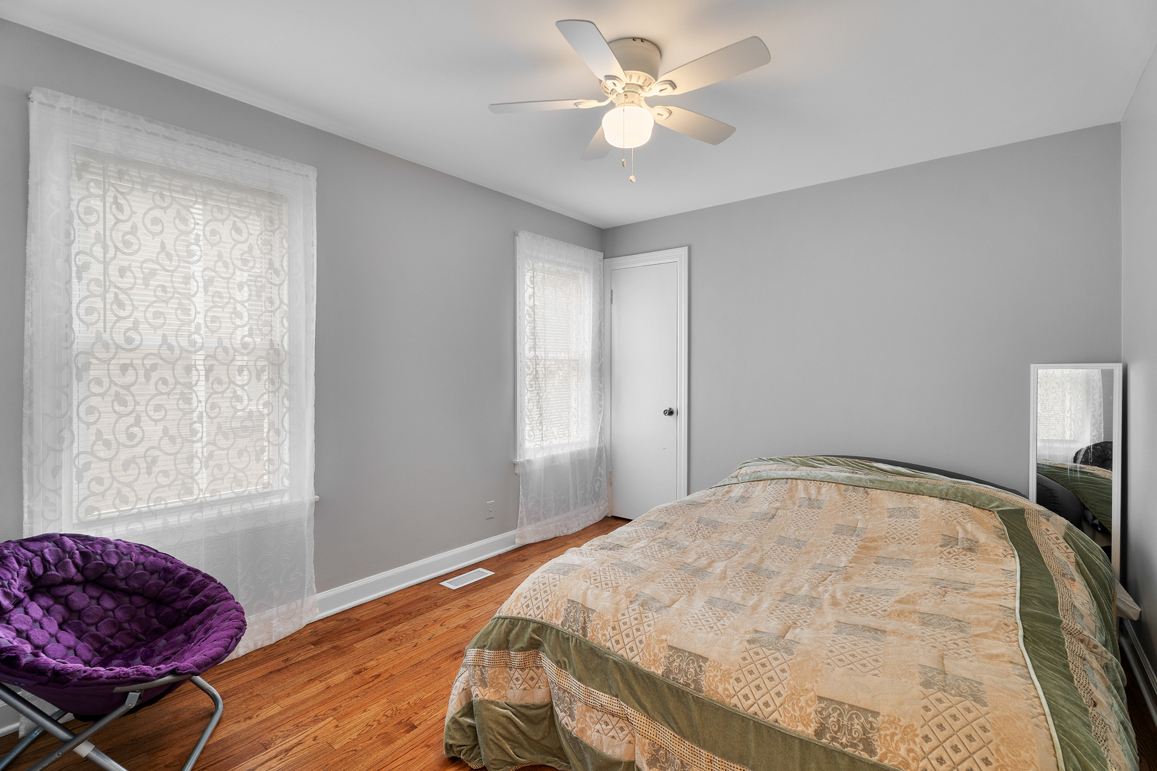 2143 N 76th Avenue, Elmwood Park, IL 60707