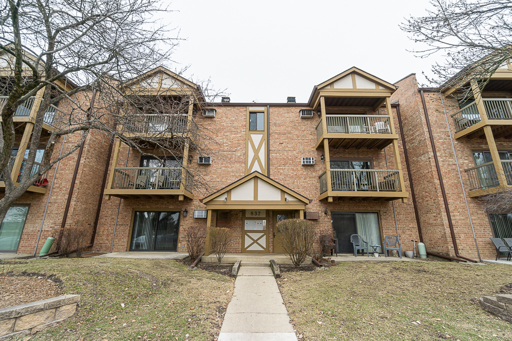 837 S Dwyer Avenue #A, Arlington Heights, IL 60005
