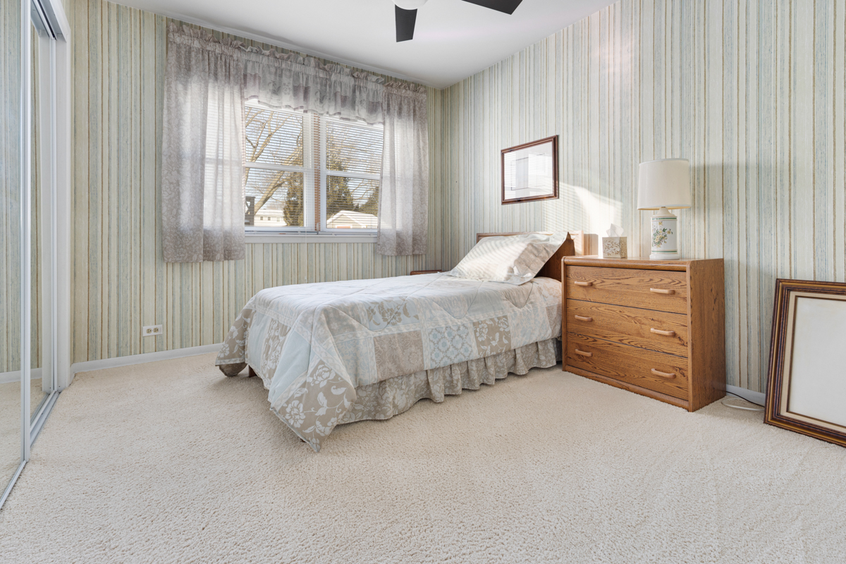 620 Chelmsford Lane, Elk Grove Village, IL 60007