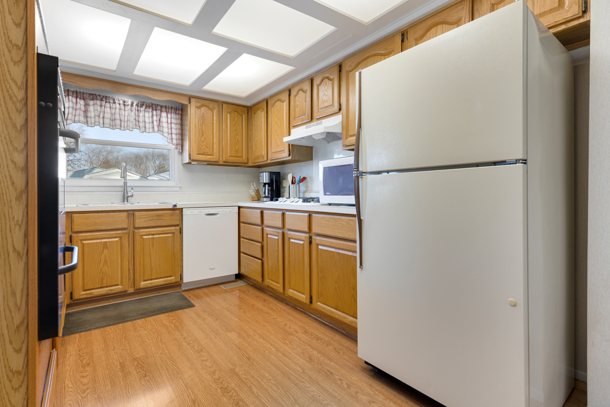 620 Chelmsford Lane, Elk Grove Village, IL 60007