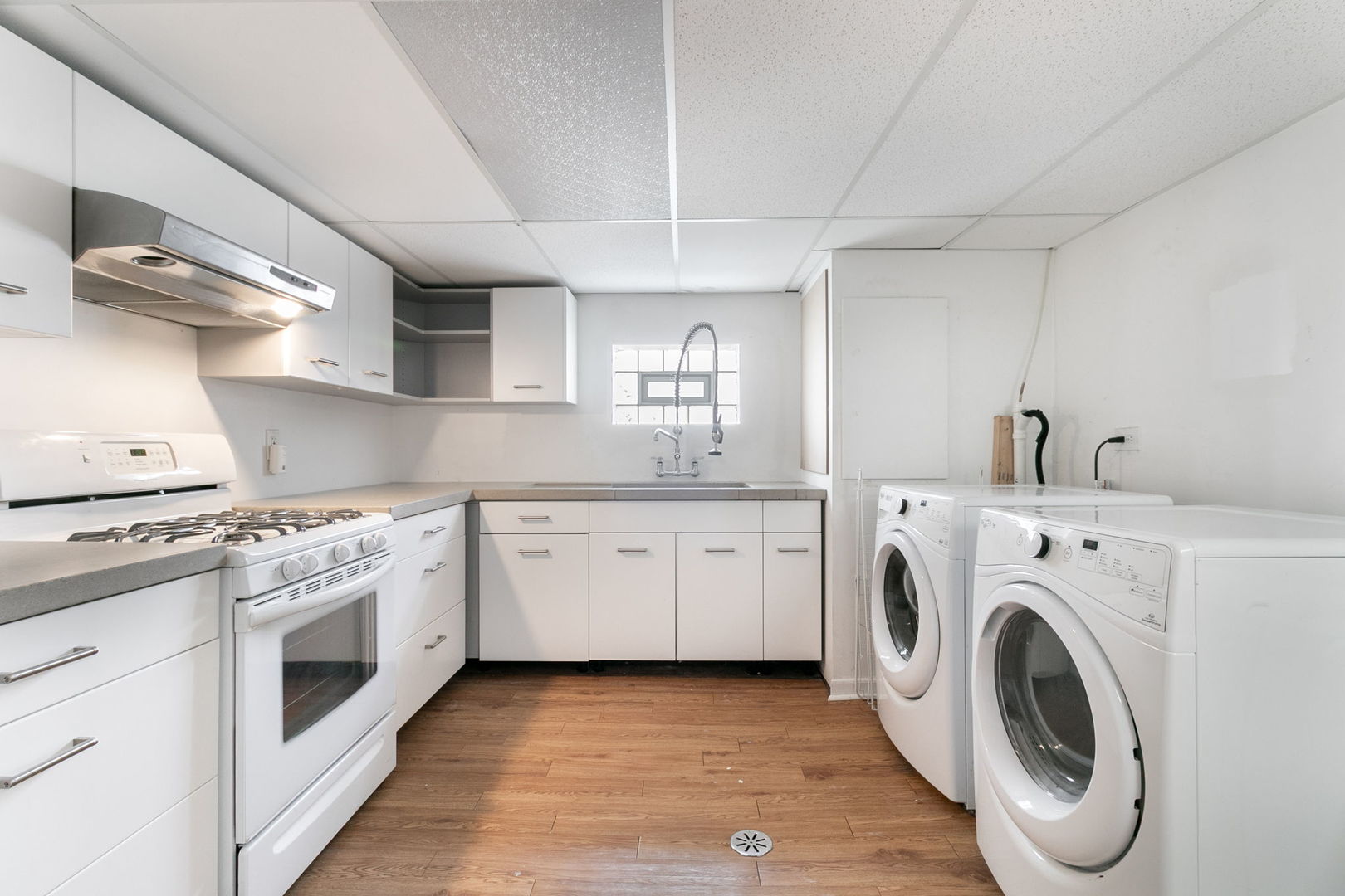 2233 S 14th Avenue, North Riverside, IL 60546