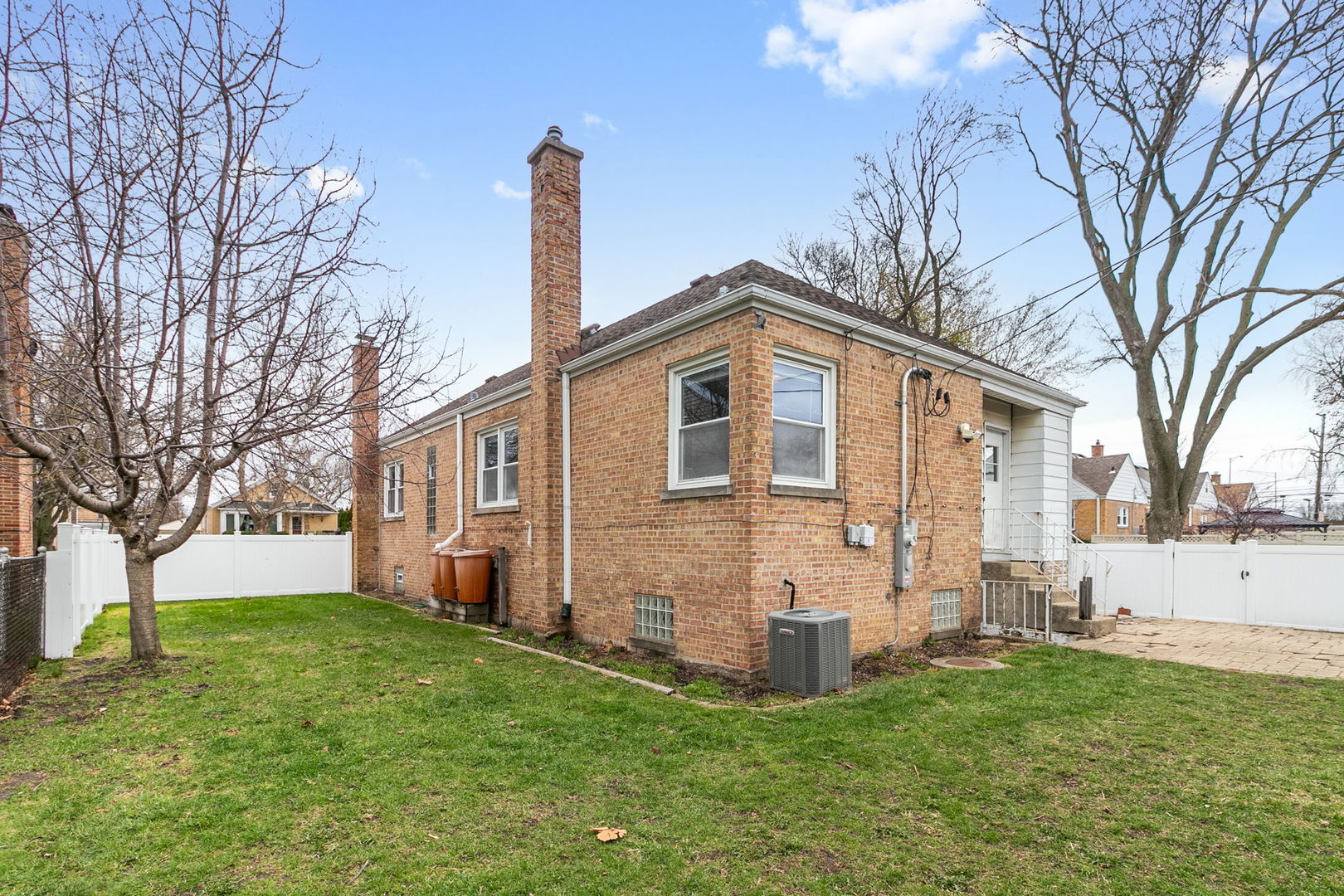 2233 S 14th Avenue, North Riverside, IL 60546