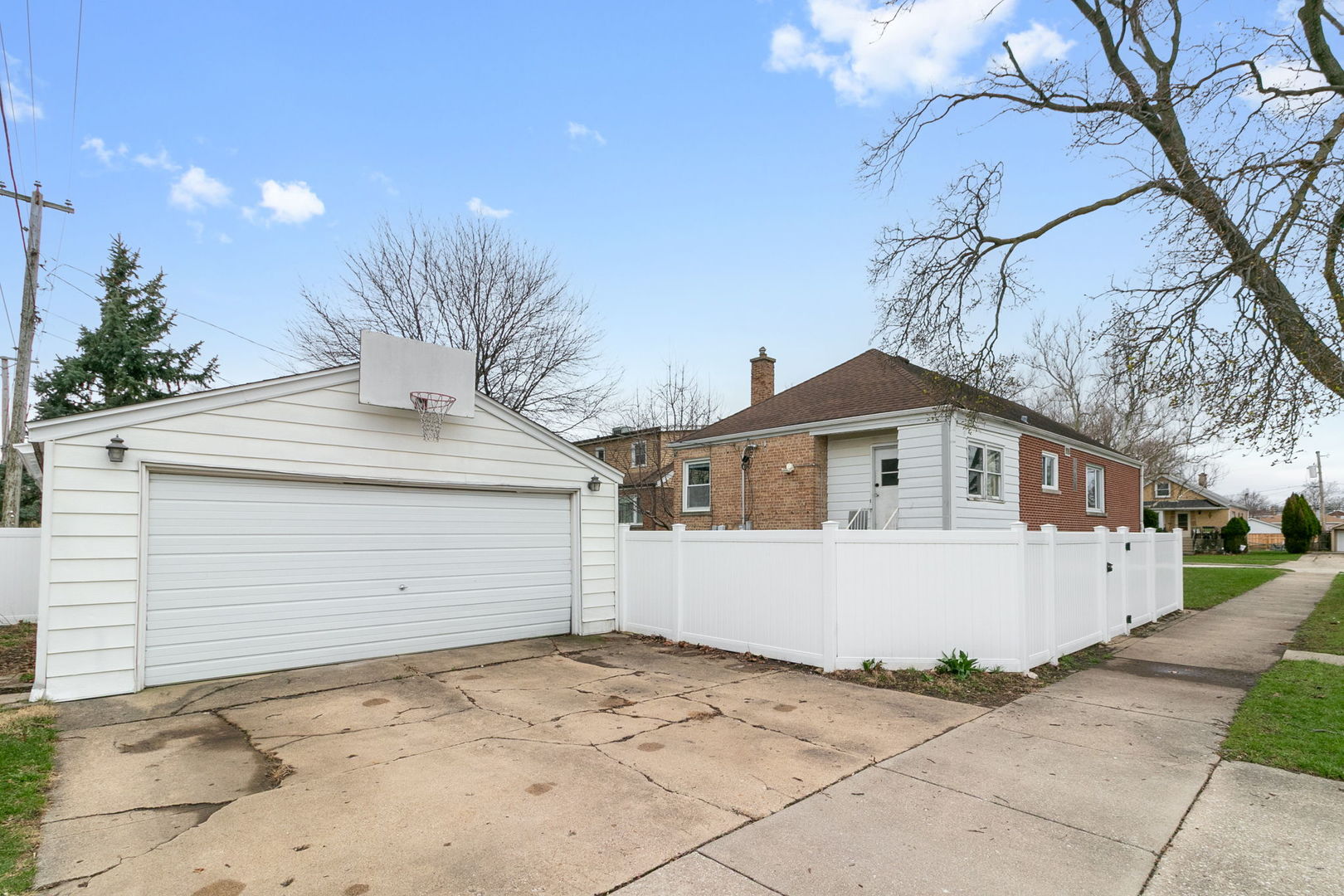 2233 S 14th Avenue, North Riverside, IL 60546