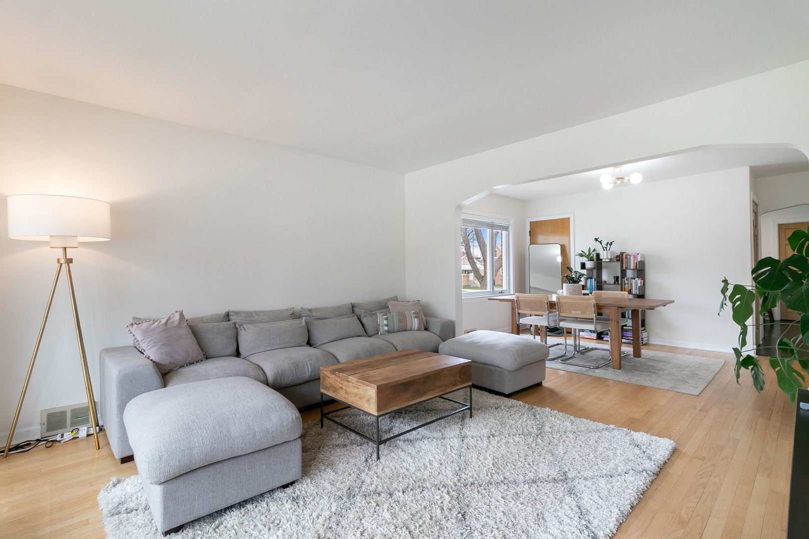 2233 S 14th Avenue, North Riverside, IL 60546