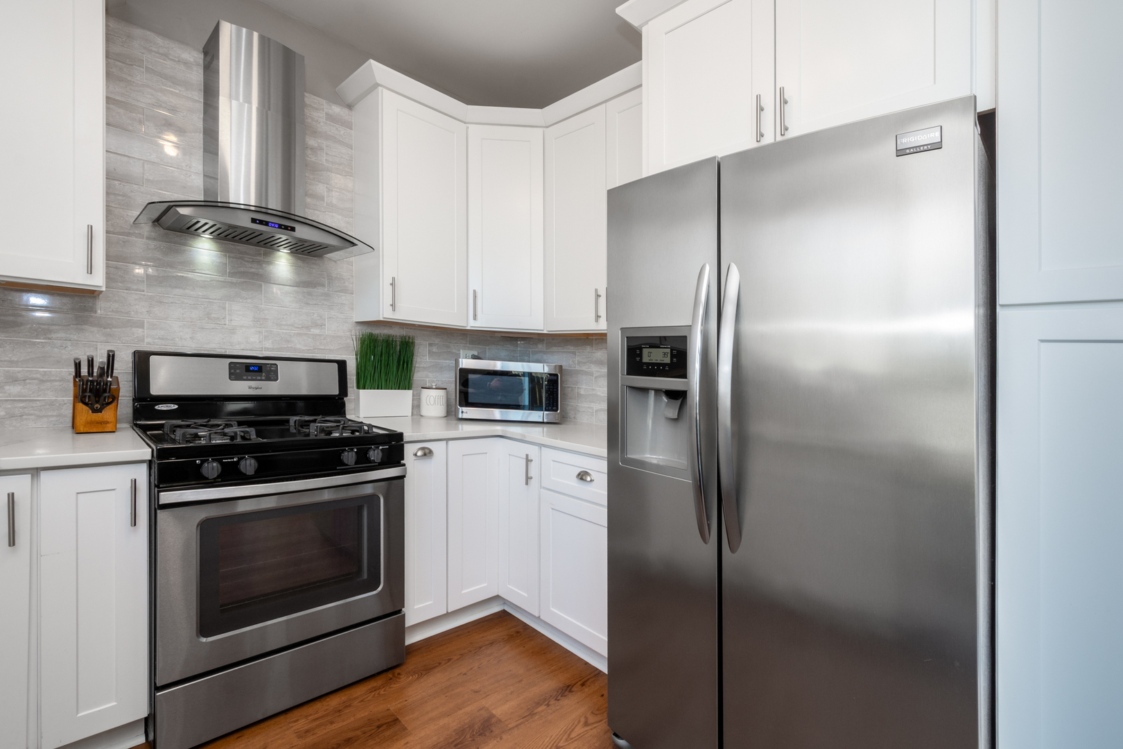 950 BLACKCHERRY Lane, Round Lake Heights, IL 60073