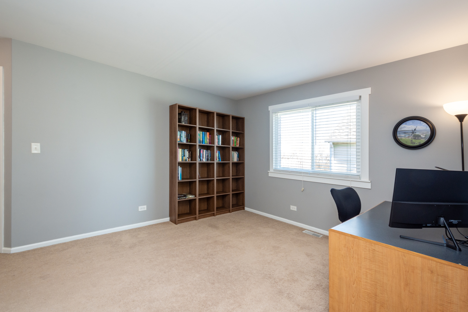 950 BLACKCHERRY Lane, Round Lake Heights, IL 60073