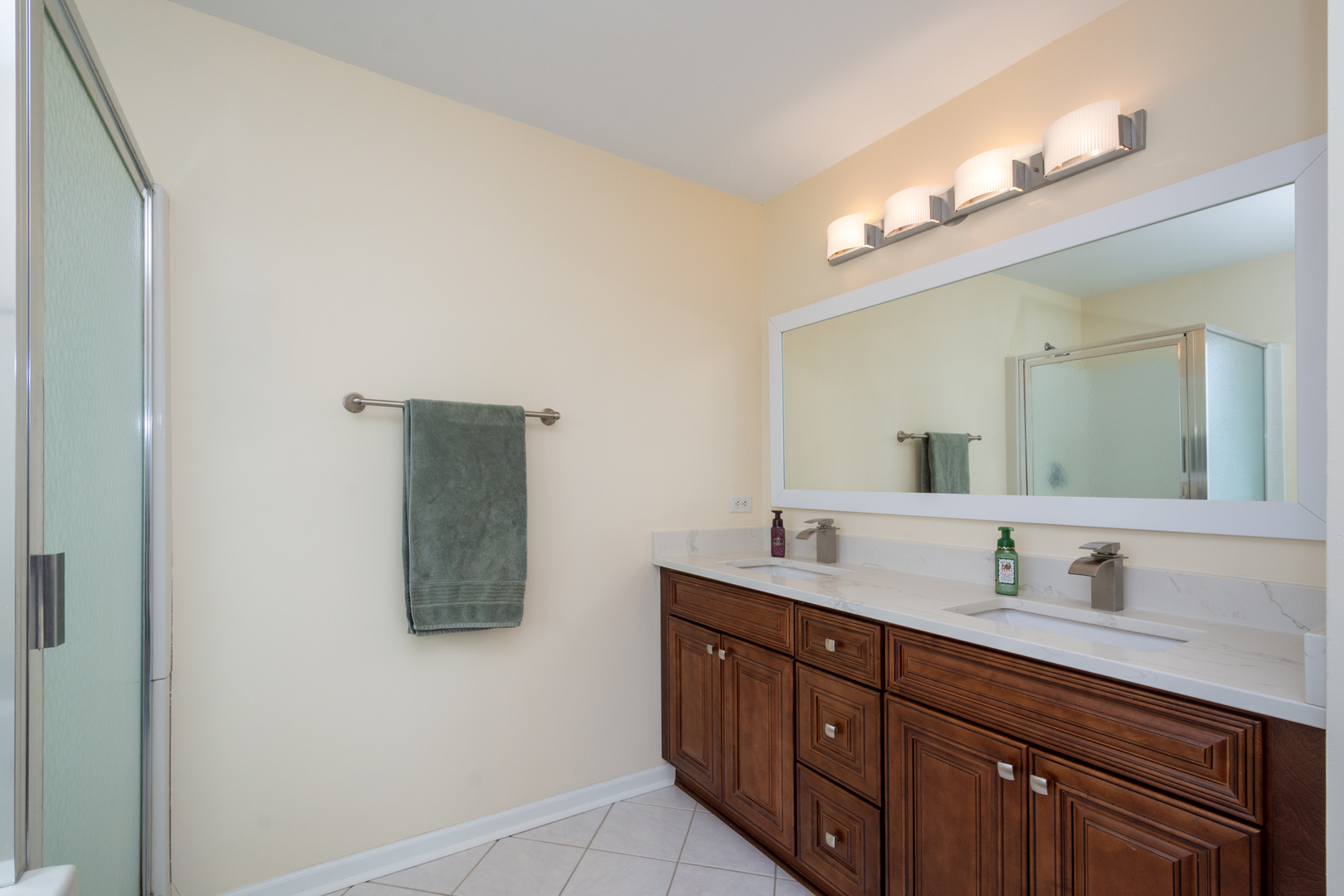 950 BLACKCHERRY Lane, Round Lake Heights, IL 60073