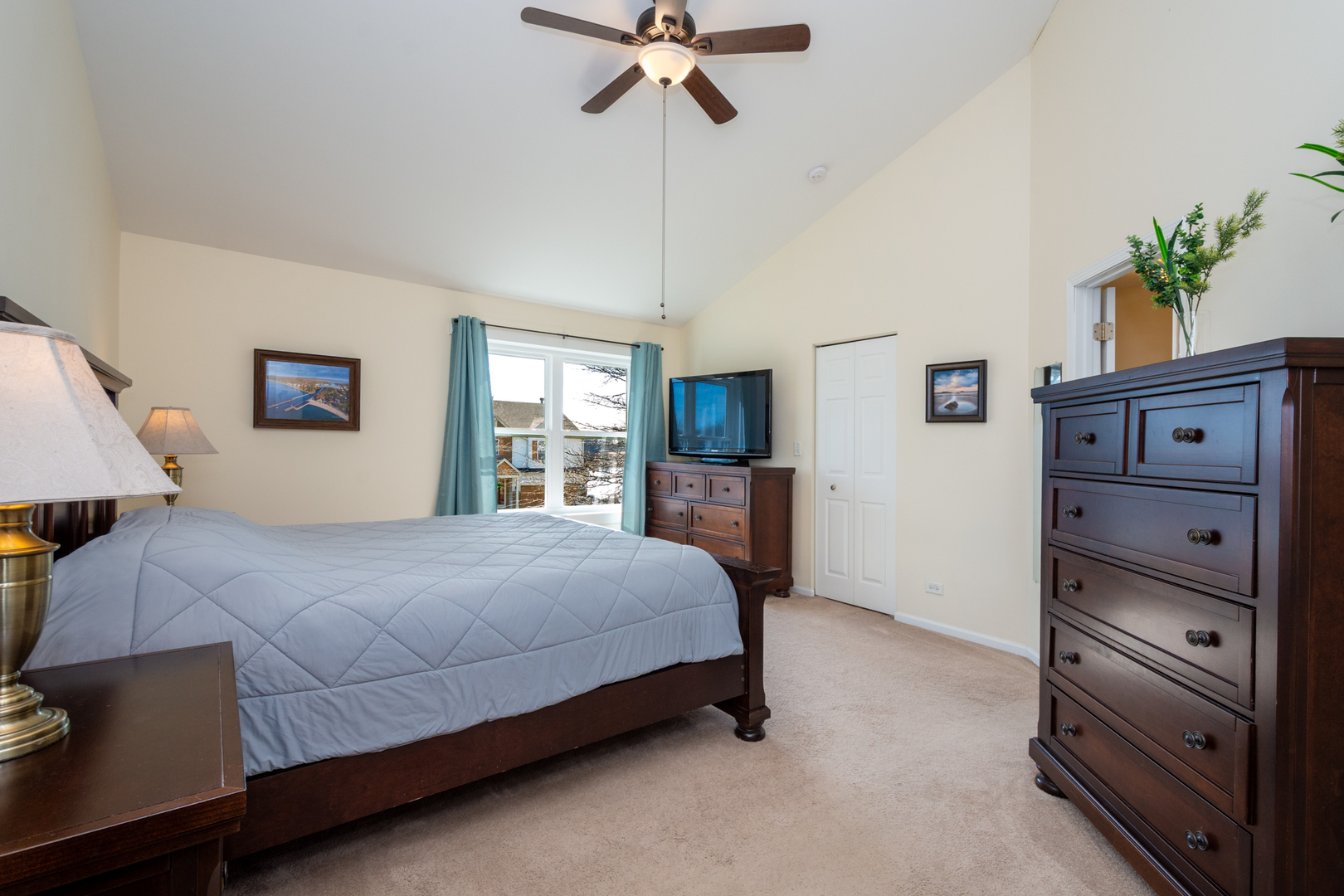 950 BLACKCHERRY Lane, Round Lake Heights, IL 60073