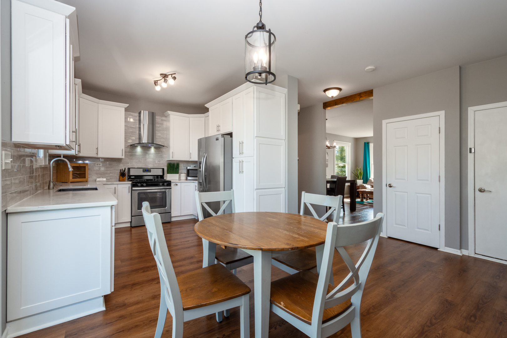 950 BLACKCHERRY Lane, Round Lake Heights, IL 60073