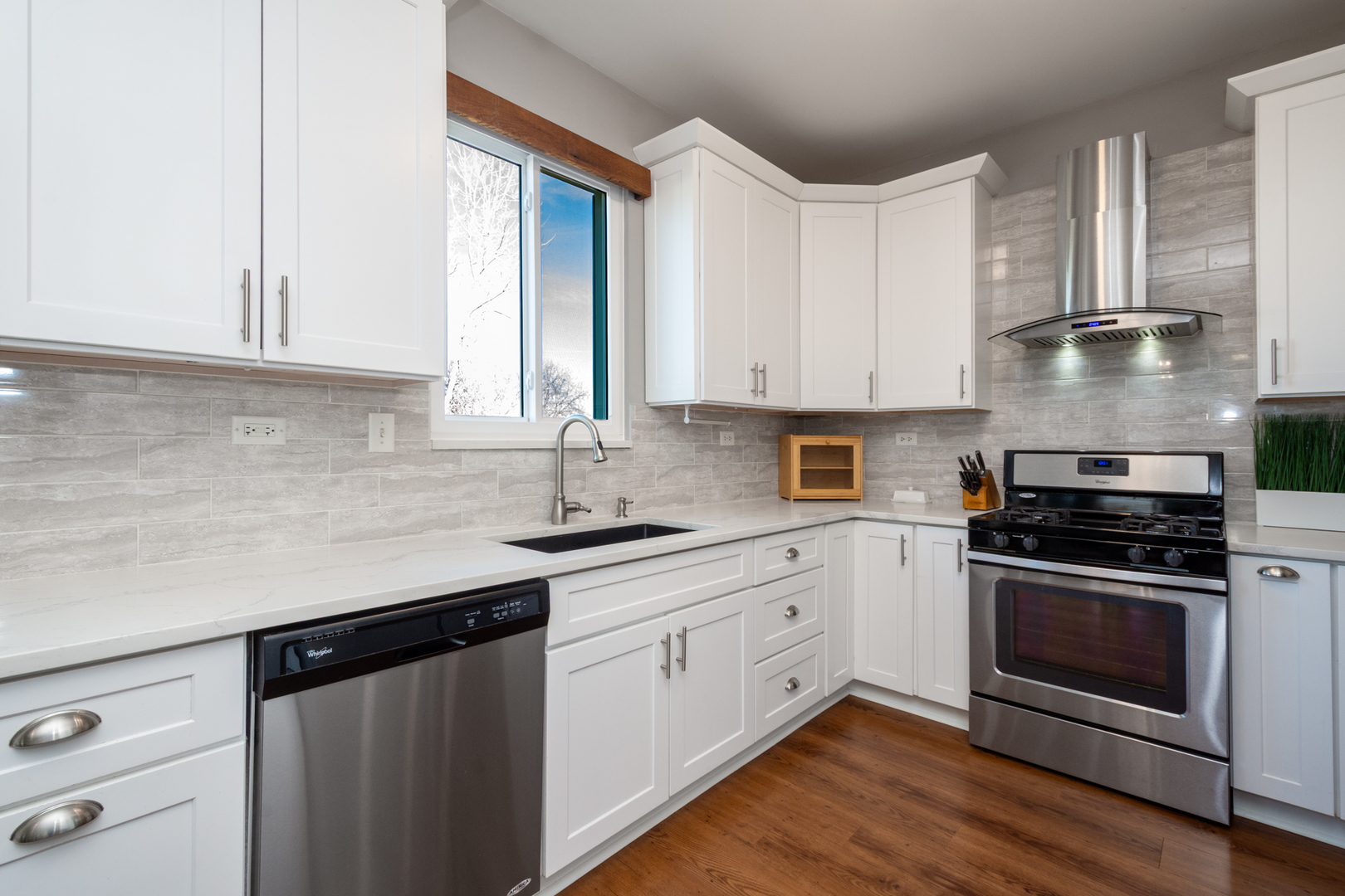 950 BLACKCHERRY Lane, Round Lake Heights, IL 60073