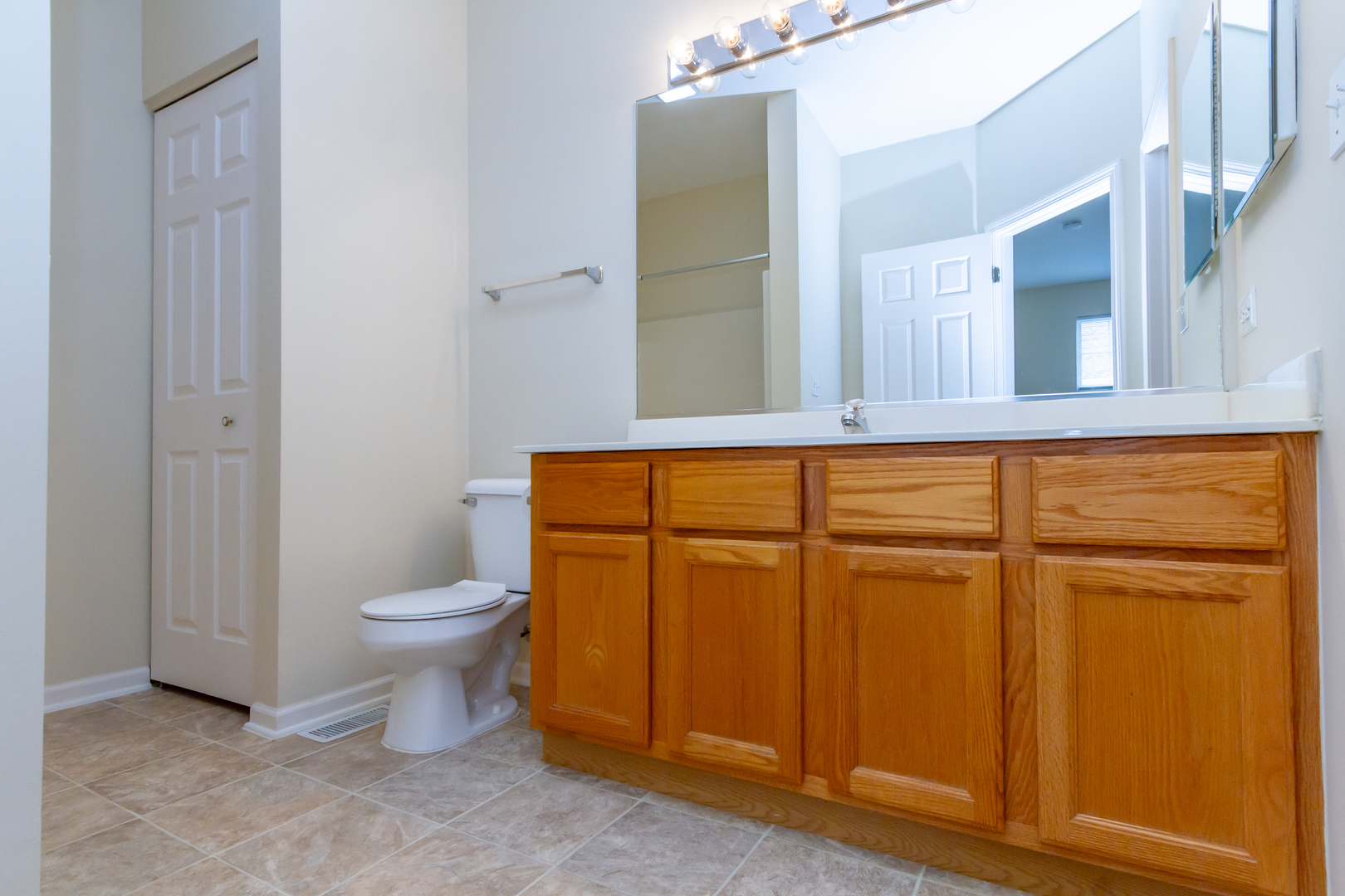 36 N Mill Road, Addison, IL 60101