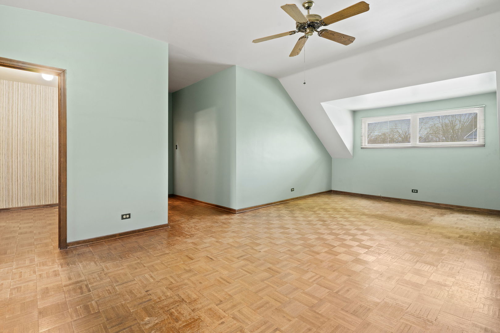 231 Bartram Road, Riverside, IL 60546