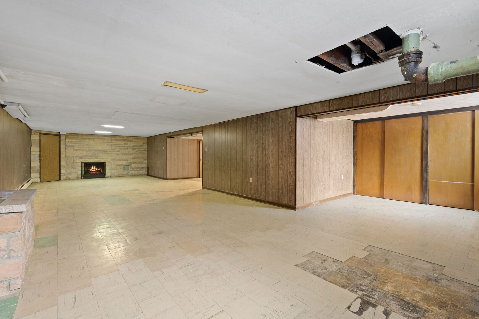 231 Bartram Road, Riverside, IL 60546