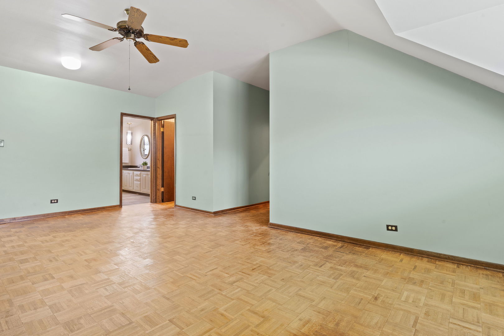 231 Bartram Road, Riverside, IL 60546