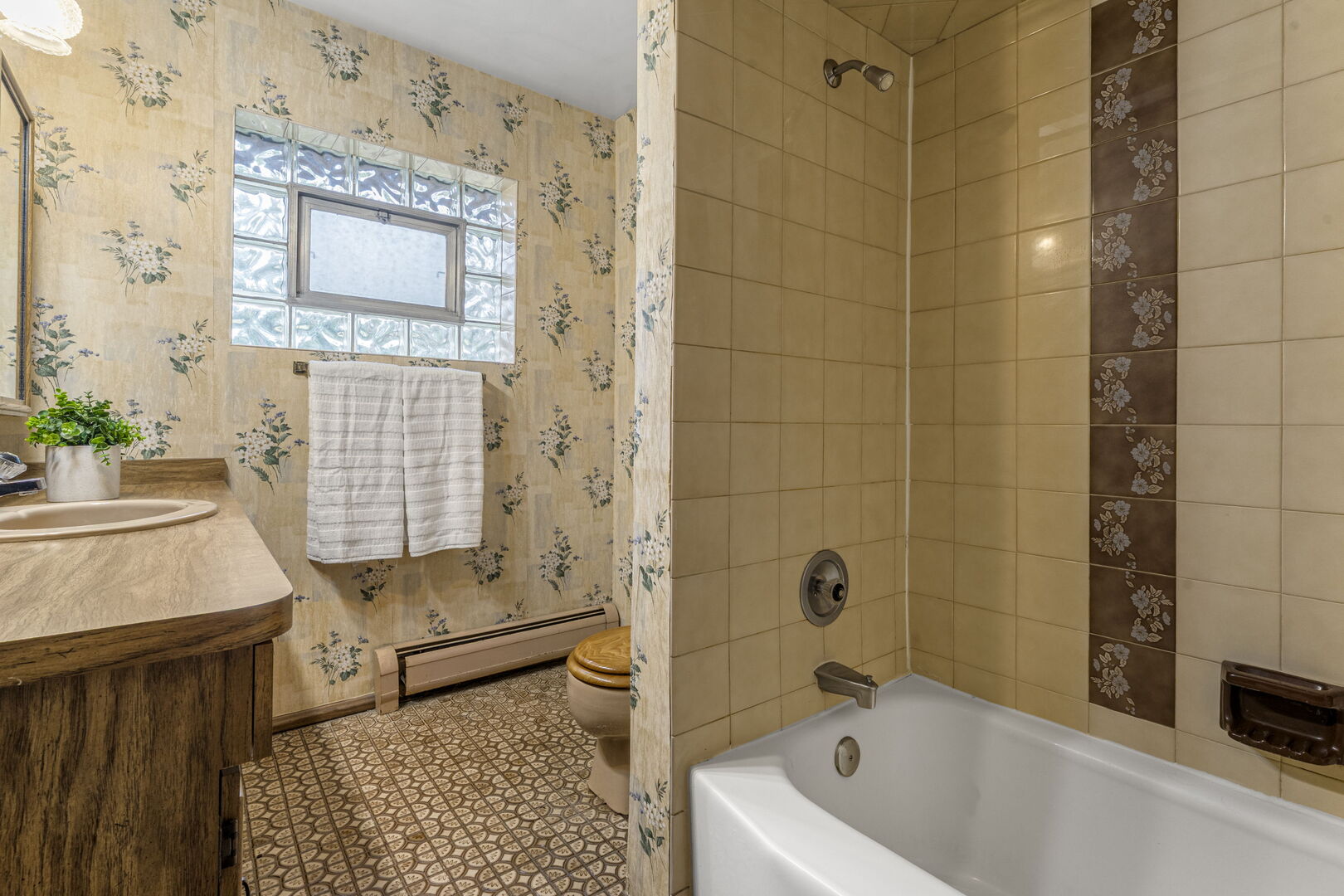 231 Bartram Road, Riverside, IL 60546