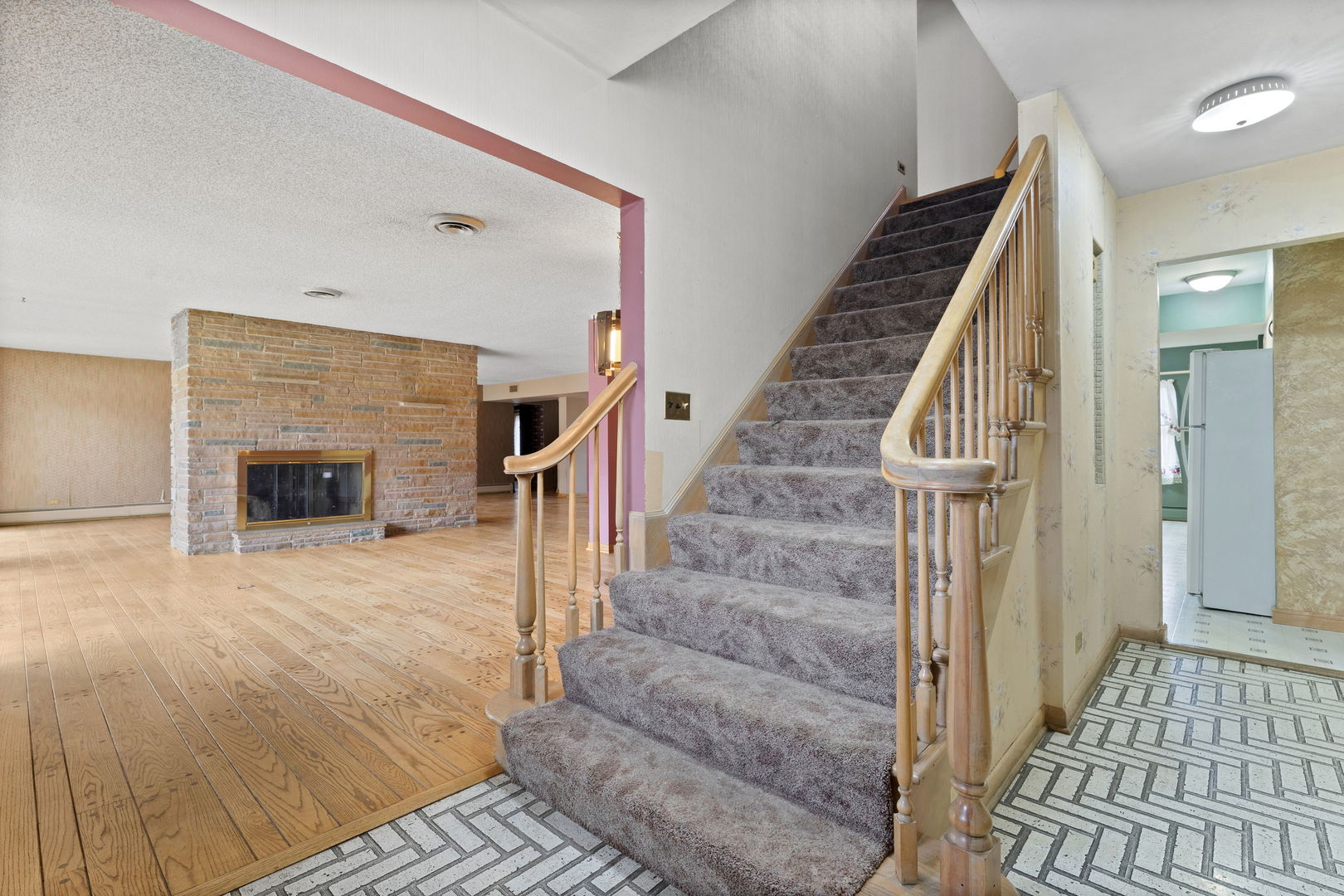 231 Bartram Road, Riverside, IL 60546