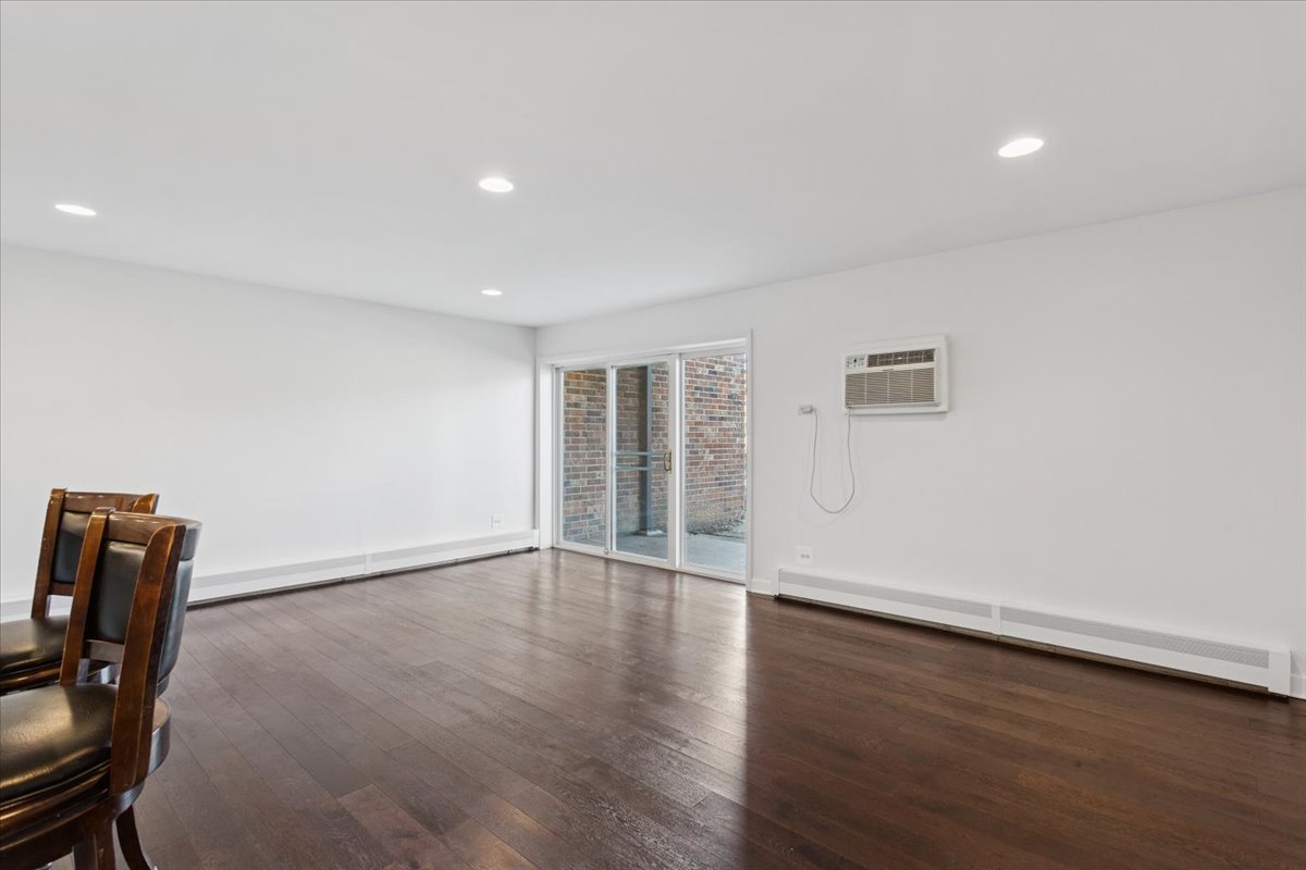 3913 Saratoga Avenue #G105, Downers Grove, IL 60515