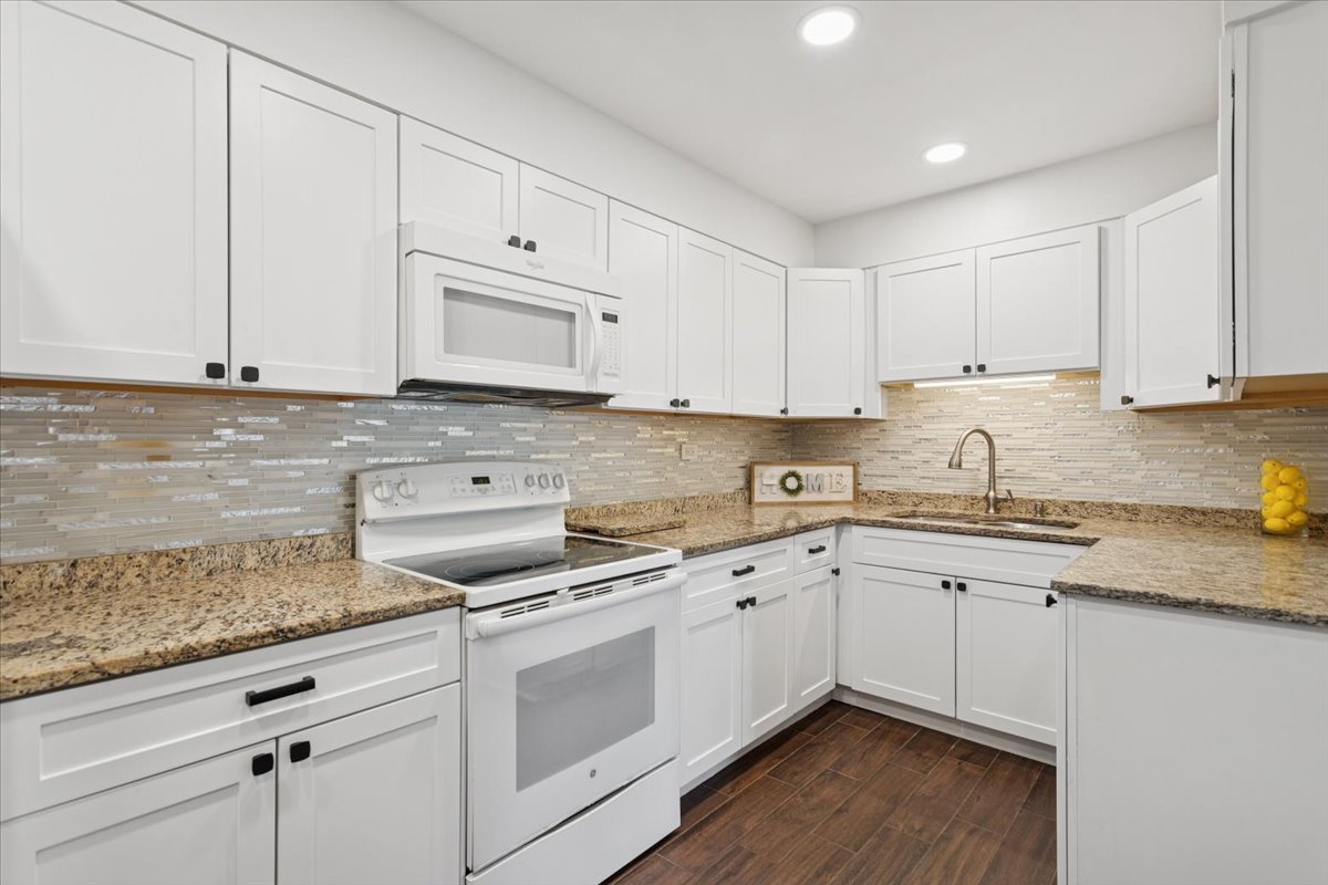 3913 Saratoga Avenue #G105, Downers Grove, IL 60515