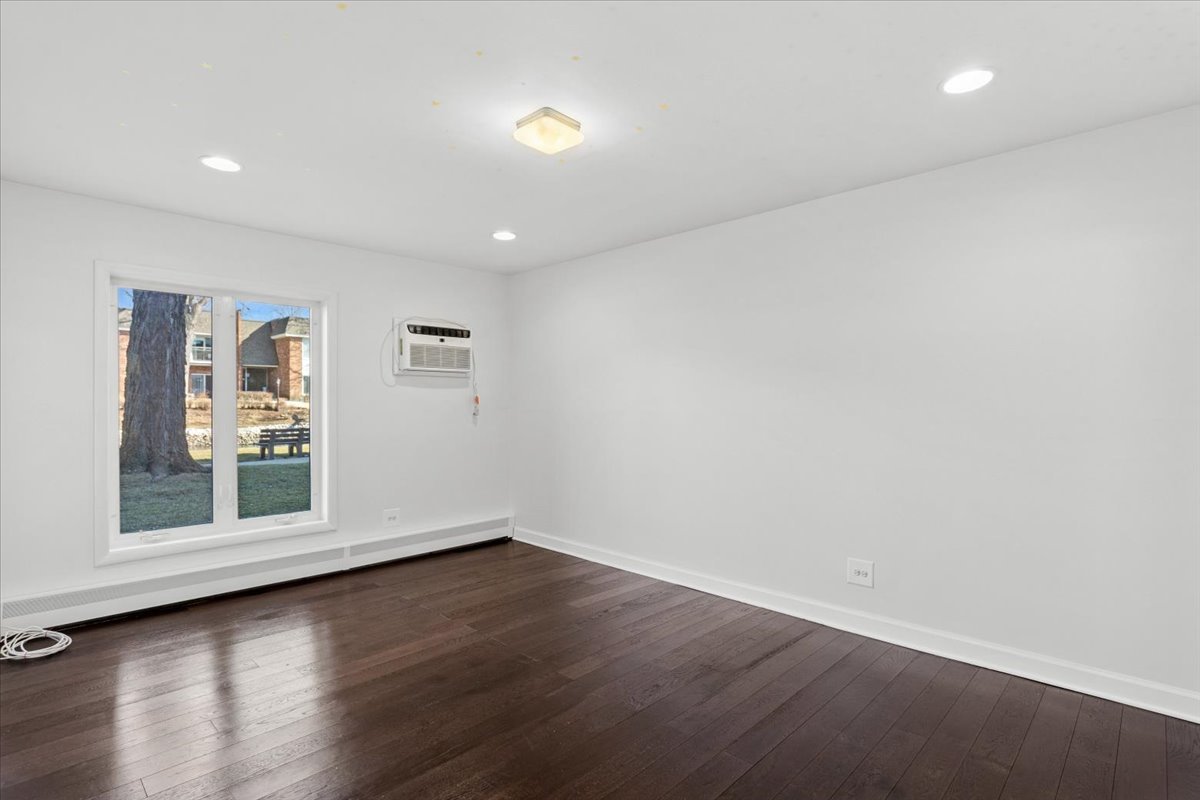 3913 Saratoga Avenue #G105, Downers Grove, IL 60515