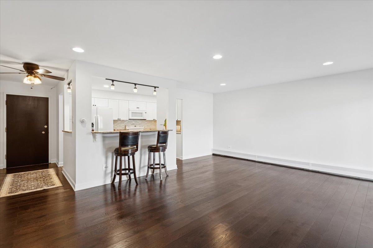 3913 Saratoga Avenue #G105, Downers Grove, IL 60515