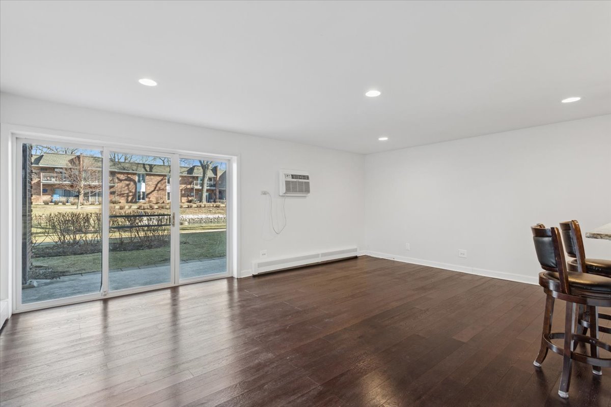 3913 Saratoga Avenue #G105, Downers Grove, IL 60515