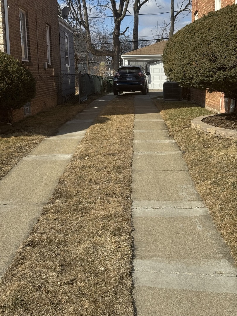 236 Bohland Avenue, Bellwood, IL 60104