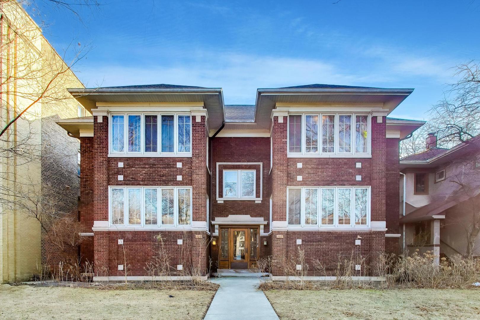 107 Washington Boulevard #2W, Oak Park, IL 60302