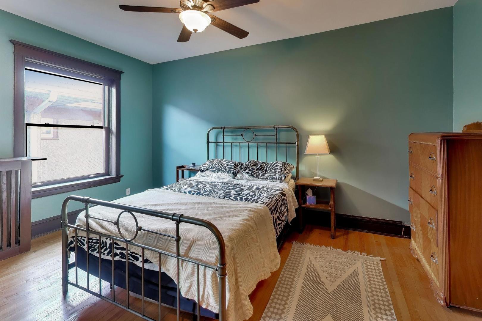 107 Washington Boulevard #2W, Oak Park, IL 60302