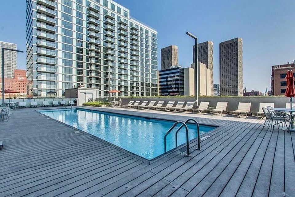 659 W Randolph Street #911, Chicago, IL 60661