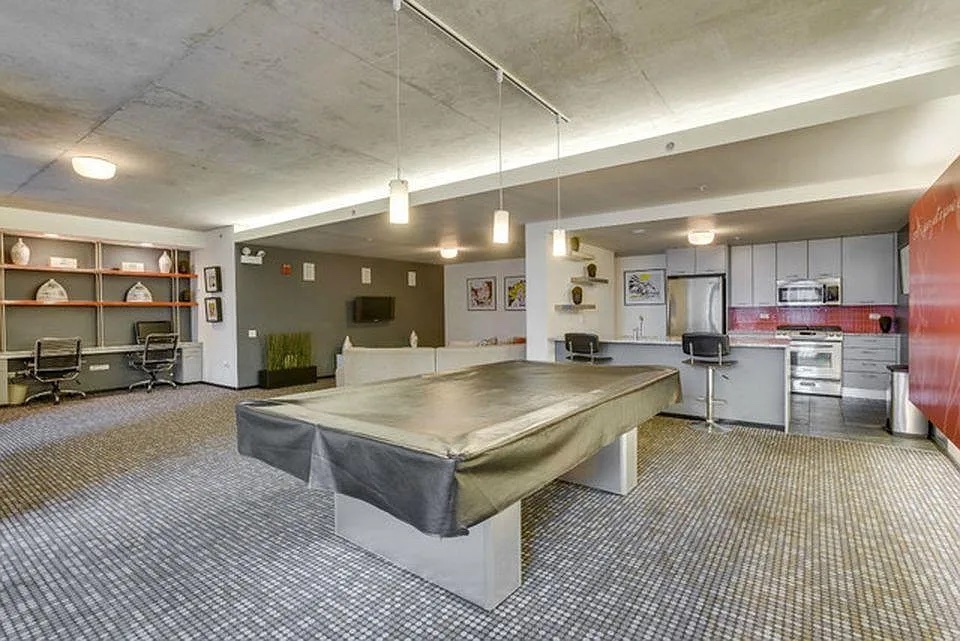 659 W Randolph Street #911, Chicago, IL 60661