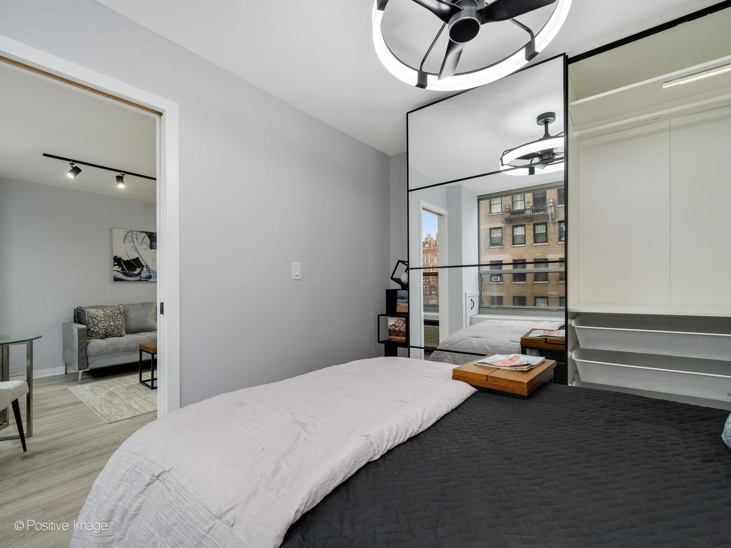 3550 N Lake Shore Drive #806, Chicago, IL 60657